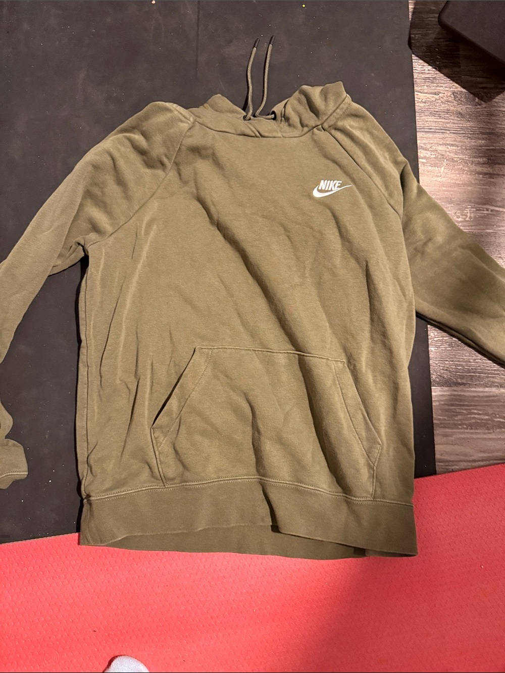 Nike women’s Olive Crewneck Pullover Sweatshirt